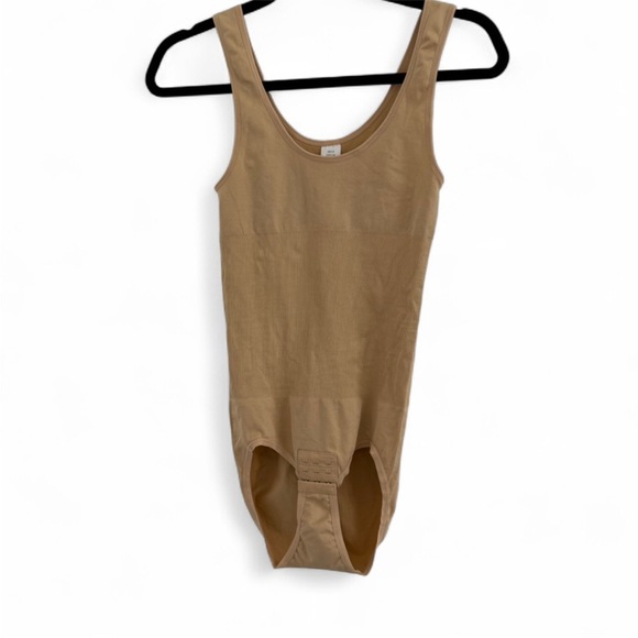 Luxmery Roundneck Shapewear Bodysuit size M/L - Picture 3 of 3